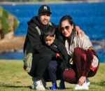 Jongkok Bareng Gigi dan Rafathar