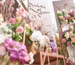 Dekorasi Penuh Bunga