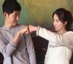 Tos Sambil Saling Pandang