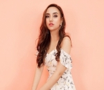 Santai Kenakan Gaun Terbuka