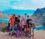Naik Gunung Bareng-Bareng