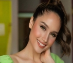 Cantik Maksimal dengan Pamer Senyum Manis