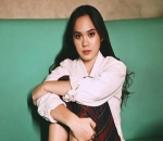 Pakai Celana Motif Seperti Sheryl Sheinafia