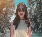 Natasha Wilona Jadikan Batik Bawahan Kece