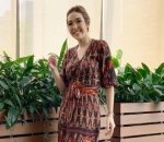 Gisella Anastasia Pakai Batik Model Kimono