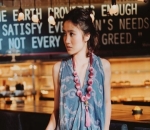 Gaya Batik Febby Rastanty Cocok Buat Party Sederhana