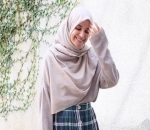 Rok Kotak-kotak Bikin Lebih Fresh