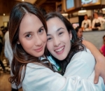Pevita Pearce dan Chelsea Islan Senang Banget Bekerja Sama di Film