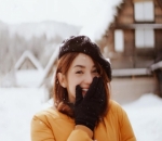 Enzy Storia Bak Bule Kala Main Salju, Setuju?