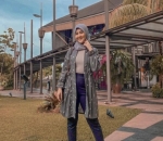 Kaos Polos, Celana, dan Outer Motif itu Sempurna!