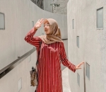 Midi Dress dan Celana Kulot Warna Senada, Kenapa Tidak?