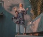 Gaun Selutut Masih Bisa Dikenakan dengan Hijab, Lho