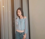 Jadikan Pintu Kaca di Toko-toko sebagai Latar Belakang Foto