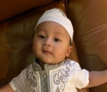 Kiano Bak Tumbuh Jadi ABG Kala Kenakan Baju Koko Lengkap dengan Sarung dan Peci