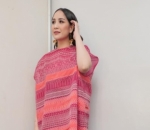 Gaun Over Size Dipadukan Sepatu Boot Ala Gigi Cantik, Bukan?