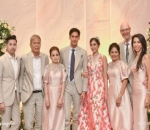 Keluarga Richard dan Jessica Kembaran Baju di Acara Tunangan