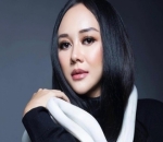 Aura Kasih dan hewan eksotis favoritnya