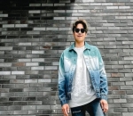 Penampilan <i>Cozy</i> Nan <i>Stylish</i> Ala Park Eun Seok