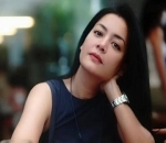 Tanpa Senyum Lulu Tobing Tetap Menawan