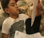 Nia Anggia Dampingi Anak Belajar