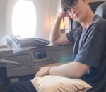 Pose Santai Ala Cha Eun Woo yang Tampan