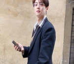 Kacamata Membuat Cha Eun Woo Tampak Dewasa