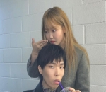 Menggoda Satu Sama Lain