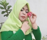 Menyatu Dengan Alam, Kekeyi Kenakan <I>Outfit</I> Serba Hijau