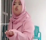 Joget Gemas, Kekeyi Kenakan Busana Serba <i>Pink</i>