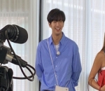 Tawa Manis Saat Syuting 'The Sixth Sense 2' 