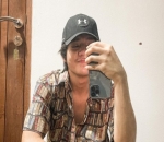 Kenang Sang Ayah Dengan <i>Outfit</i> Simpel