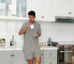 Santai Di Pagi Hari Khas Bapak-Bapak