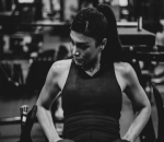 Jihane Pamer Otot Saat Nge-<I>gym</I>