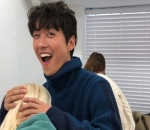 Senyum Lebar Nam Goong Min