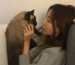 Bersama Kucing Kesayangan