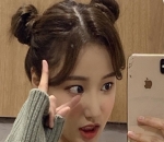 Potret <i>Mirror Selfie</i> Imut