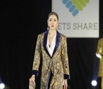 Menawan Di <i>Runaway</i> Model