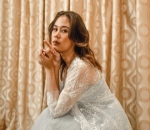 Elegan Dalam Balutan <i>Dress</i>