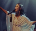 Totalitas Saat Di Panggung