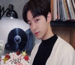 Pamer <i>Cake</i> Kala Ulang Tahun