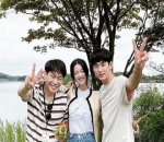  Momen Akrab Dengan Rekan Artis