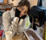 <I>No Makeup</I> Tetap Menawan