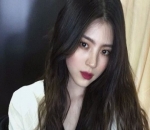 <i>Stunning</i> Dengan <I>Bold Makeup</I>