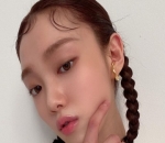 Tampil Beda Dengan Gaya Kepang Dua