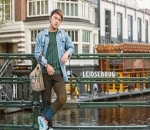 </i>Chic And Colorful</i> 