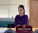 Anggun Berkelas Saat Jadi Ibu Dewan