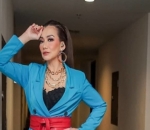 Kenakan <i>Outfit Super Chic</i>