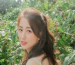 Memesona Dengan Senyum Cerah 