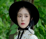 Cantik Dengan Gaya Klasik 