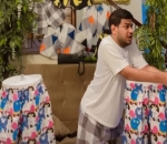 Rumpi Sembari Menunggu Pembeli